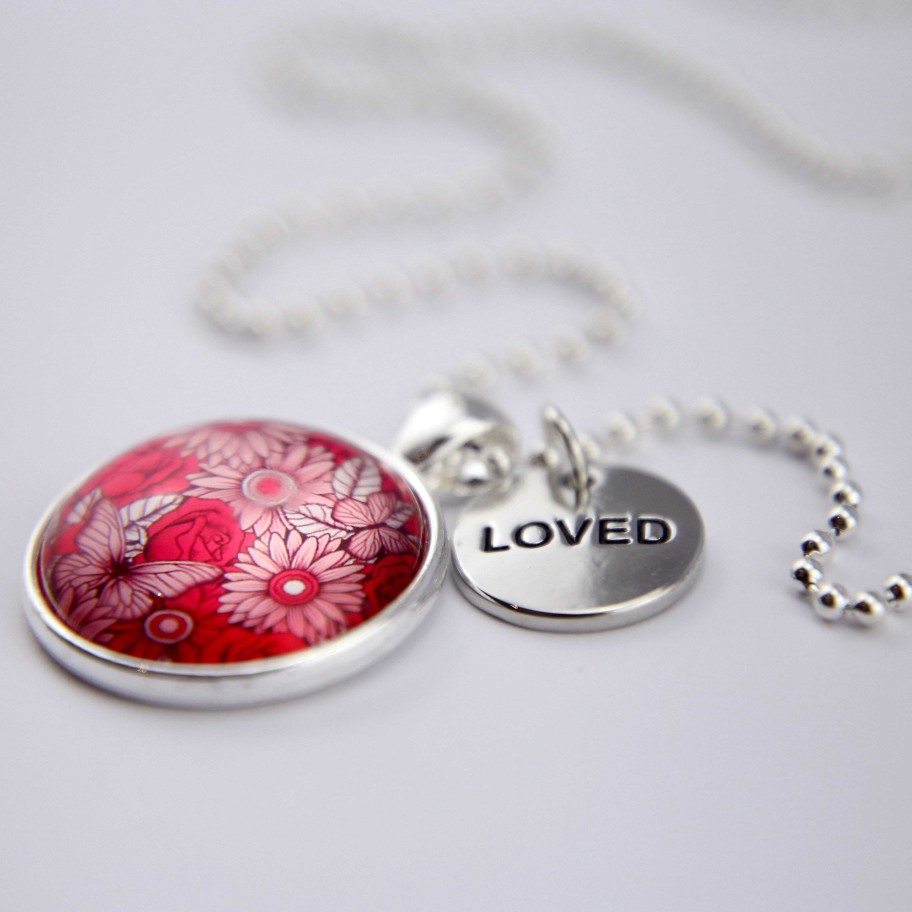 Jewellery Papa Glewy | Pink Collection - Bright Silver 'Loved' Circle Necklace - Butterfly Patch (10411)