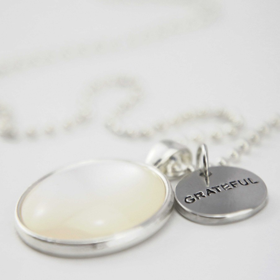 Jewellery Papa Glewy | Black & Whites - Pearl & Bright Silver ' Grateful ' Necklace - White Resin (11115)